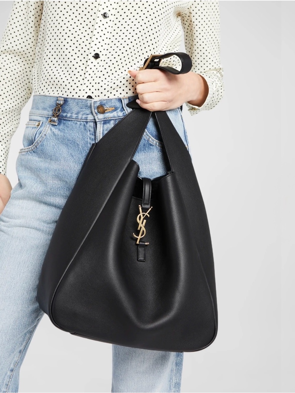 Yves Saint Laurent YSL Le 5 A 7 Supple Large Shoulder Hobo Bag in Black Leather - Picture 3 of 16